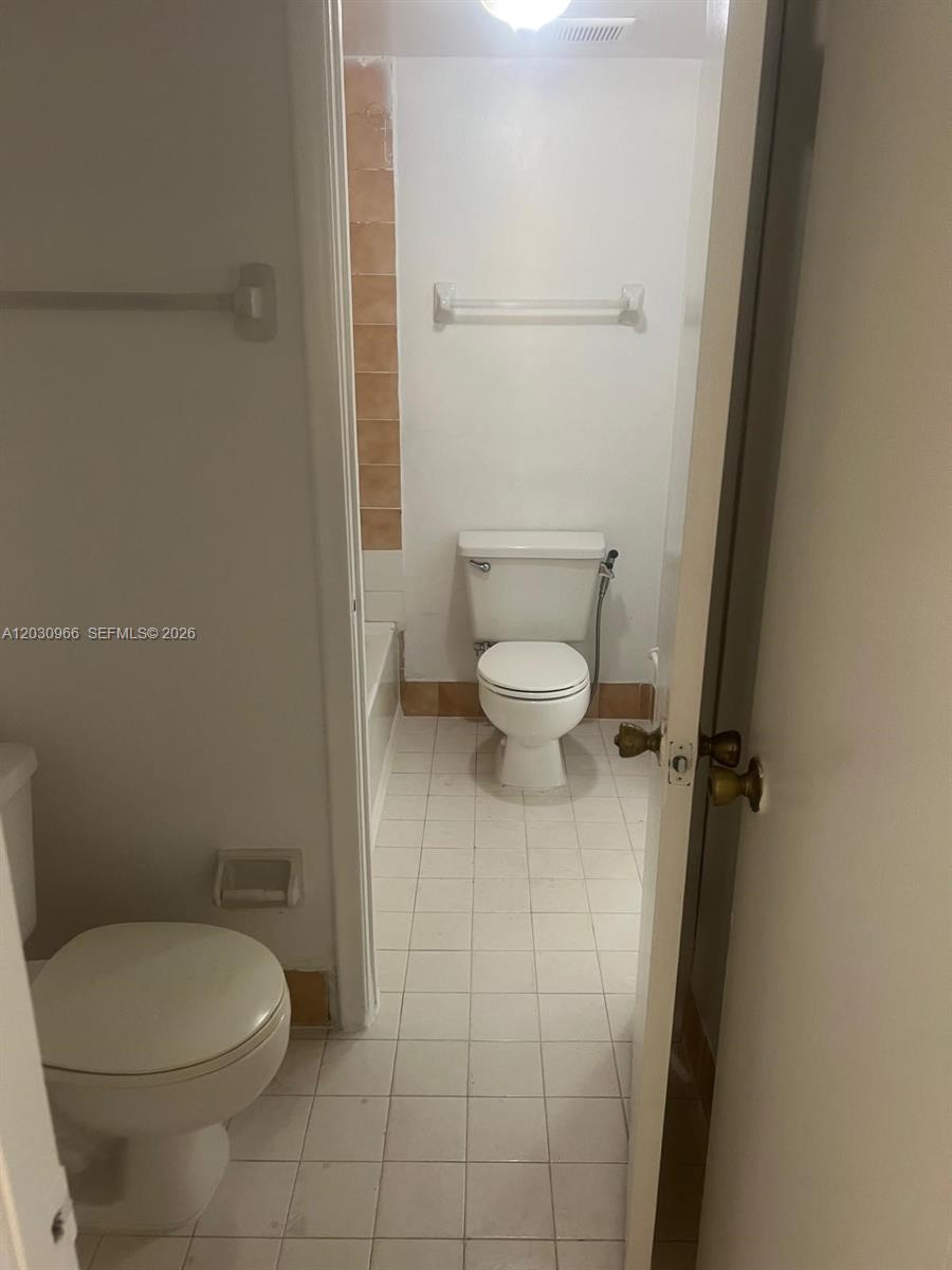 SOLEIL LAKE CONDO - Residential Lease