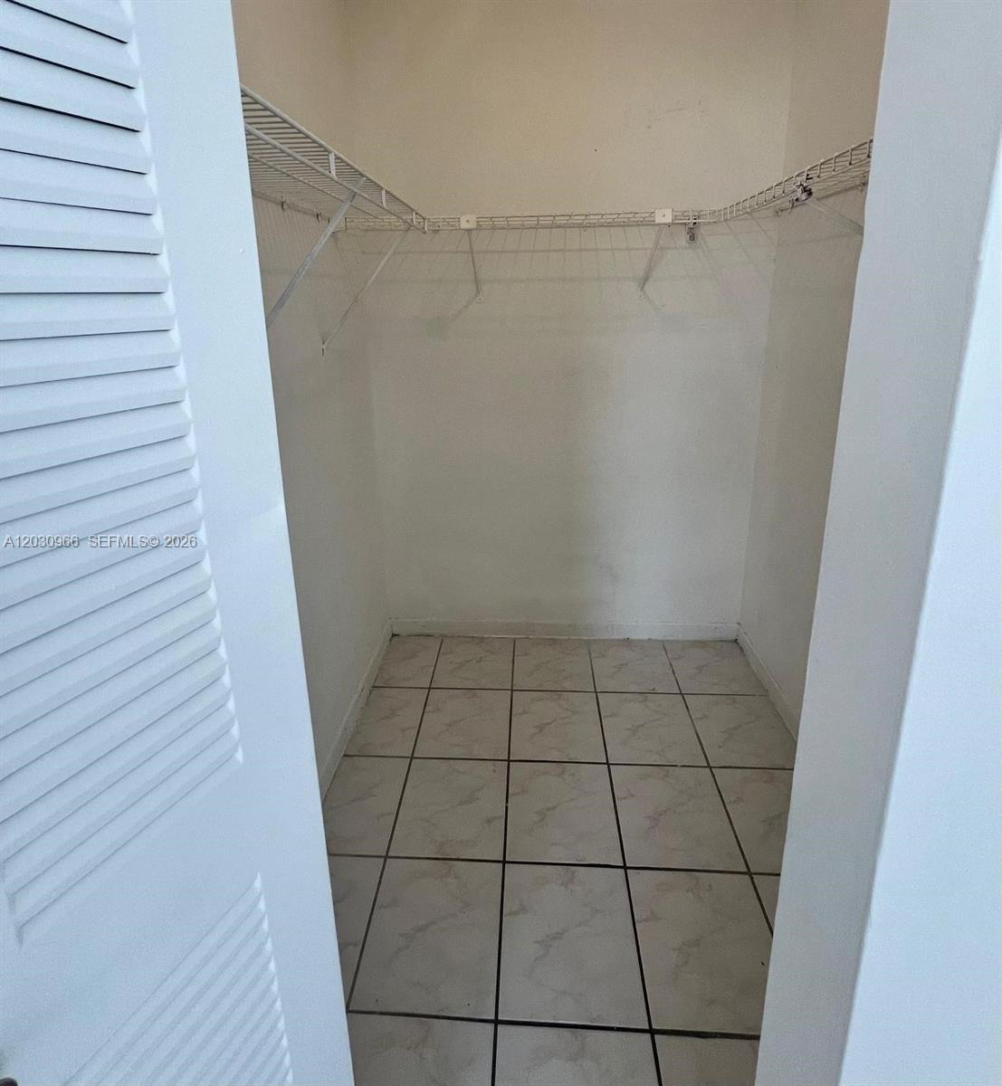 SOLEIL LAKE CONDO - Residential Lease