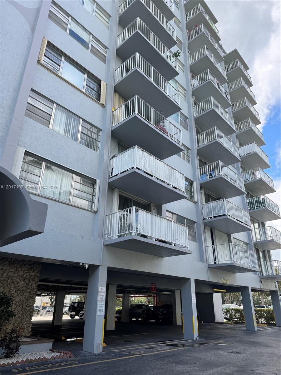 Remodeled studio in North Miami Beach. Second floor. POOL, intercom laundry in SITE. assign parking, low maintenance very easy to show.