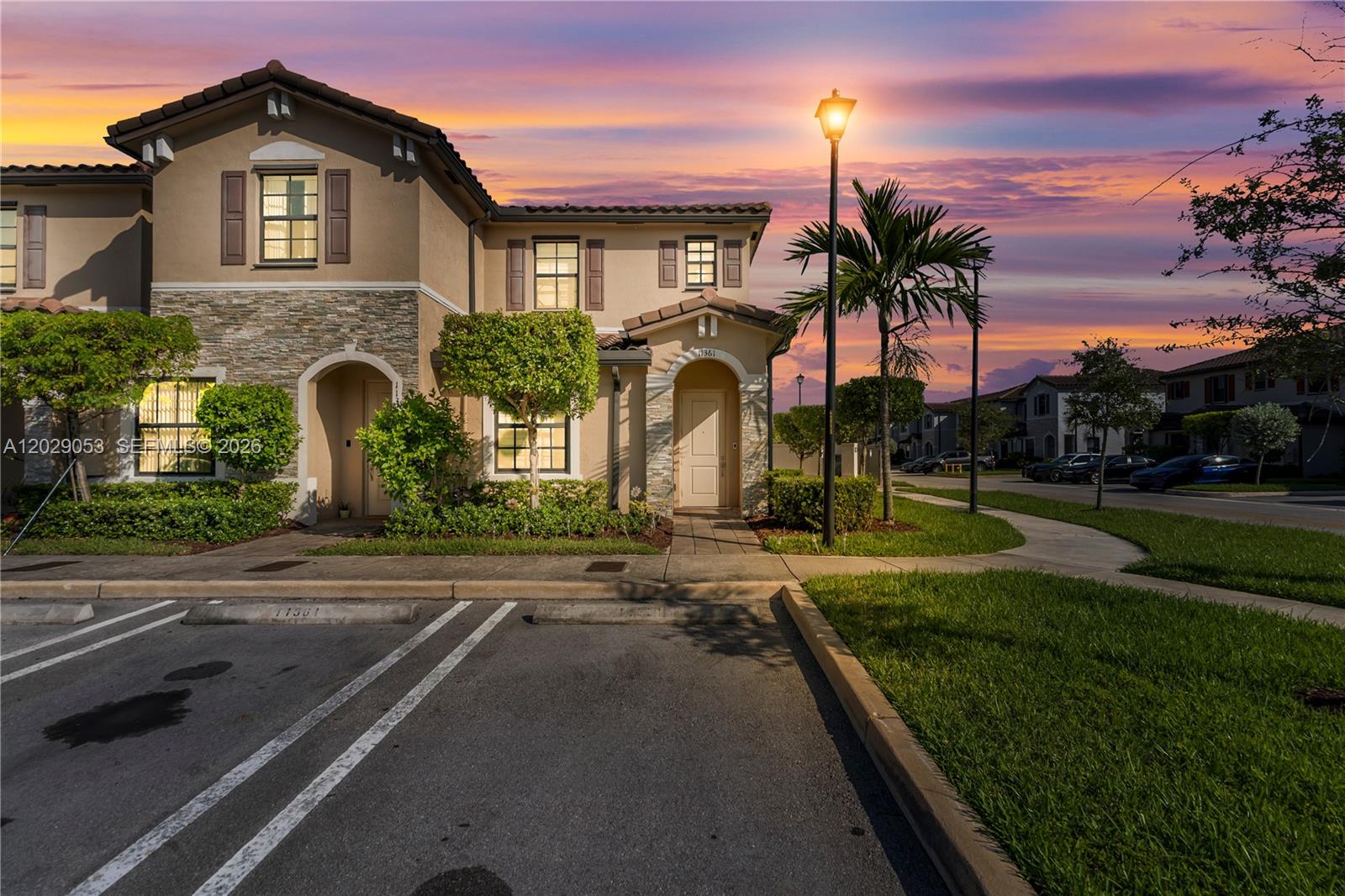 COCO PALM VILLAS - Residential