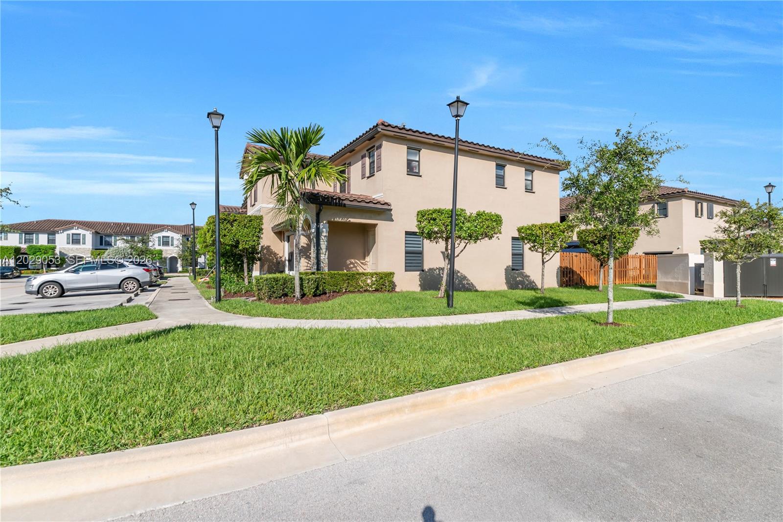 COCO PALM VILLAS - Residential