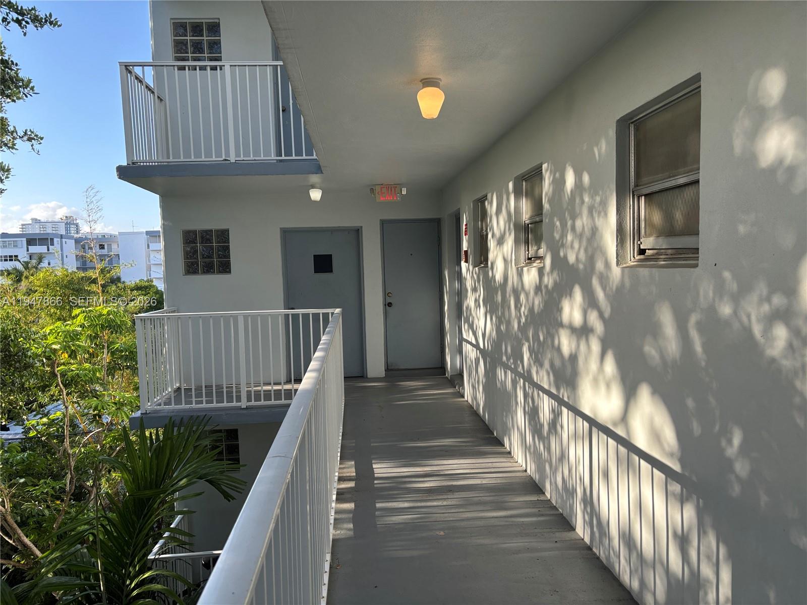 LARGE 898 SQ FT 1BR 1 & 1/2 BA, LOTS OF WINDOWS, 6th/TOP FLOOR CORNER UNIT. GENEROUS FLOOR PLAN. BALCONY WITH GREAT VIEWS, UBUNDANT CLOSET SPACE, TILED FLOORS THROUGHOUT. ONE ASSIGNED OVERSIZED COVERED PARKING SPACE, CENTRALLY LOCATED CLOSE DISTANCE TO DOWNTOWN, RESTAURANTS, SHOPPING, BEACHES, GULF STREAM PARK, CASINOS AND EASY ACCESS TO ALL MAJOR HYWS AND AIRPORT. YOU CAN LEASE RIGHT AWAY MIN 12 MONTH. LOW MONTHLY MAINTENANCE FEE, NO PETS ALLOWED!