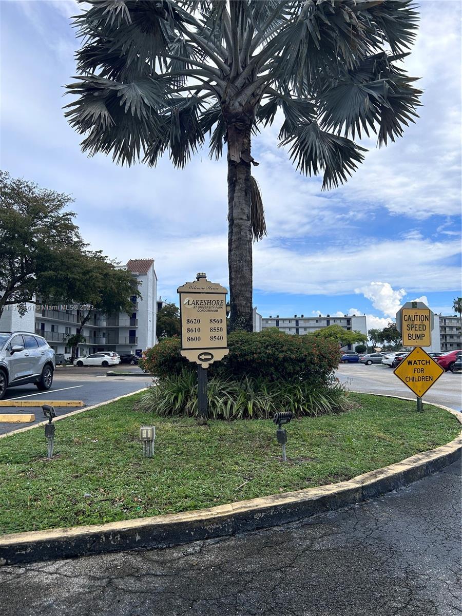 LAKESHORE AT UNIVERSITY P - Residential