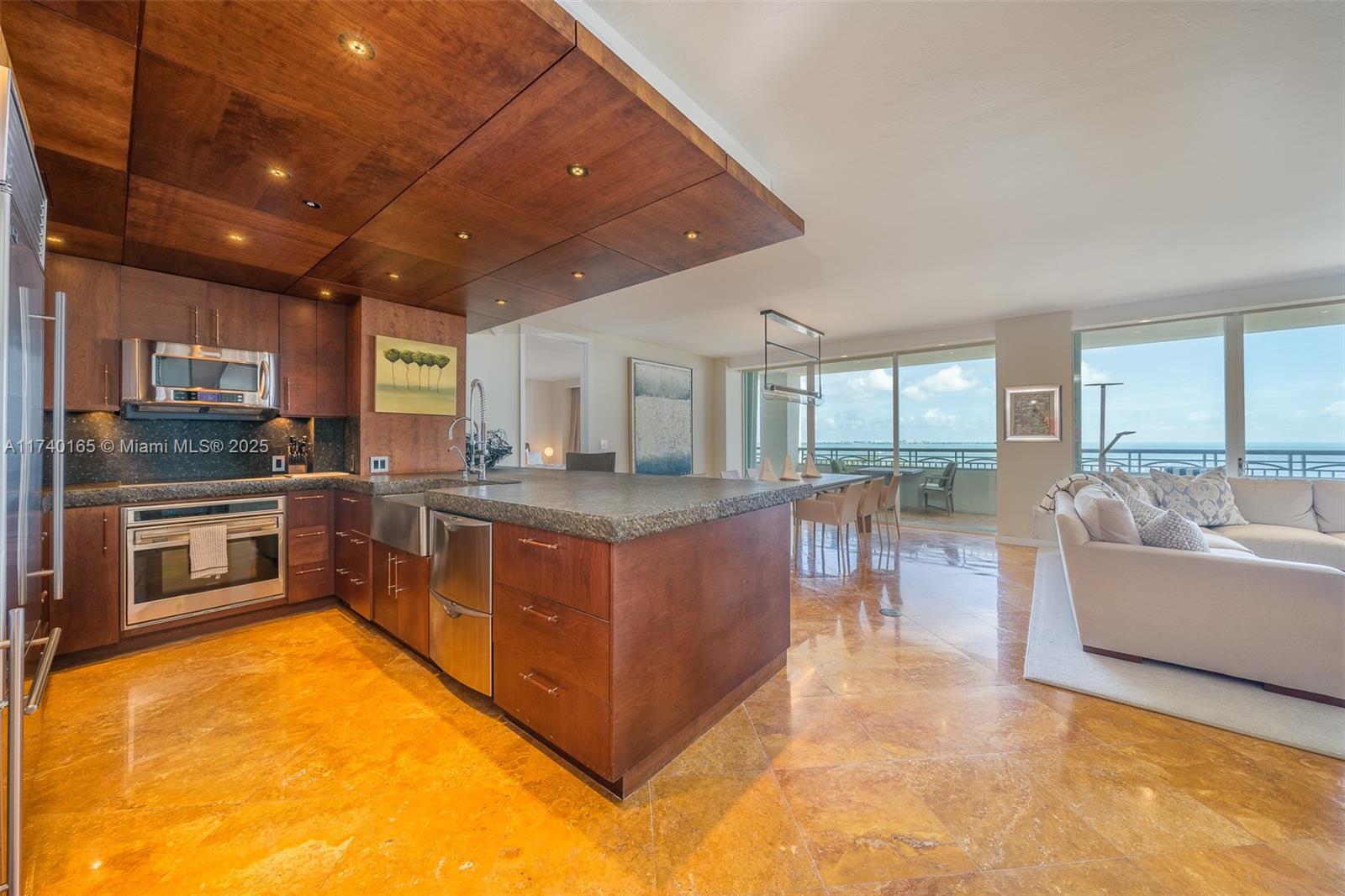 THE TOWER RESIDENCES COND - Residential Lease