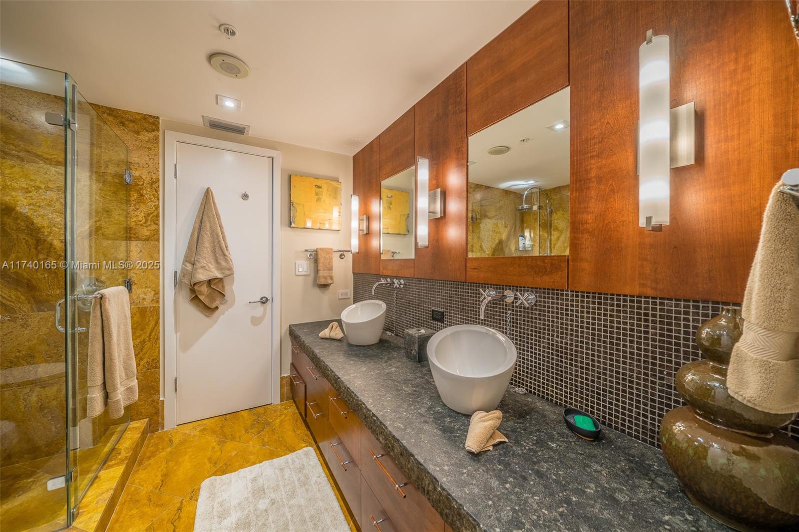 THE TOWER RESIDENCES COND - Residential Lease