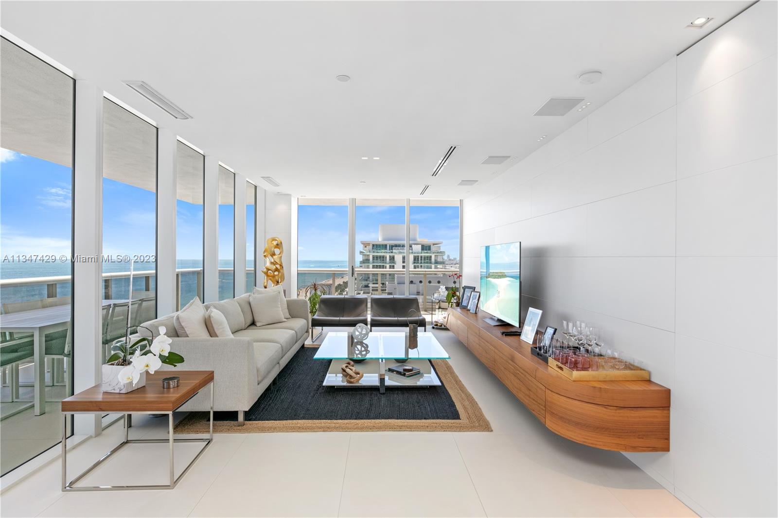 MEI CONDO - Residential