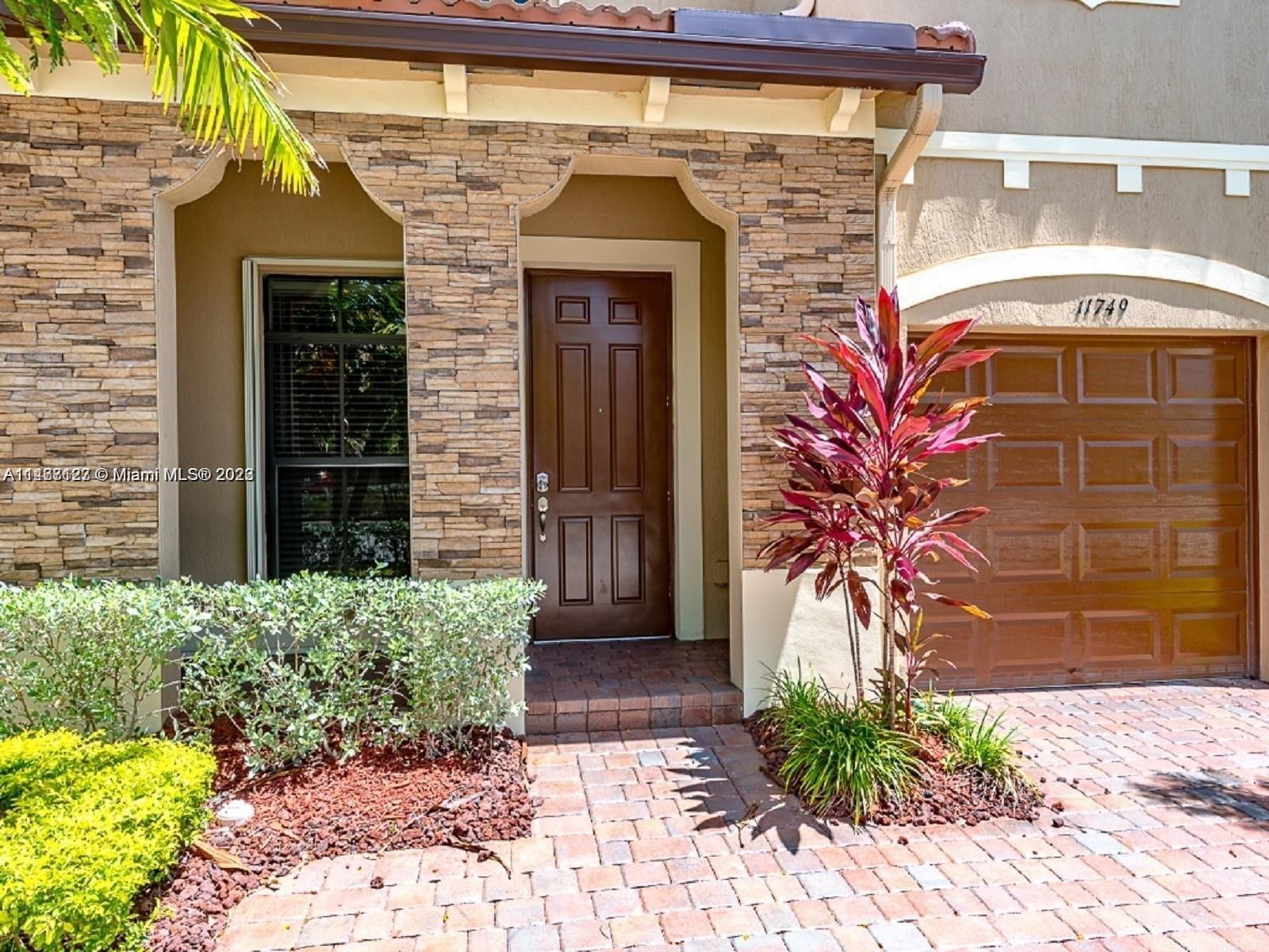 SILVER PALM WEST - Residential Lease