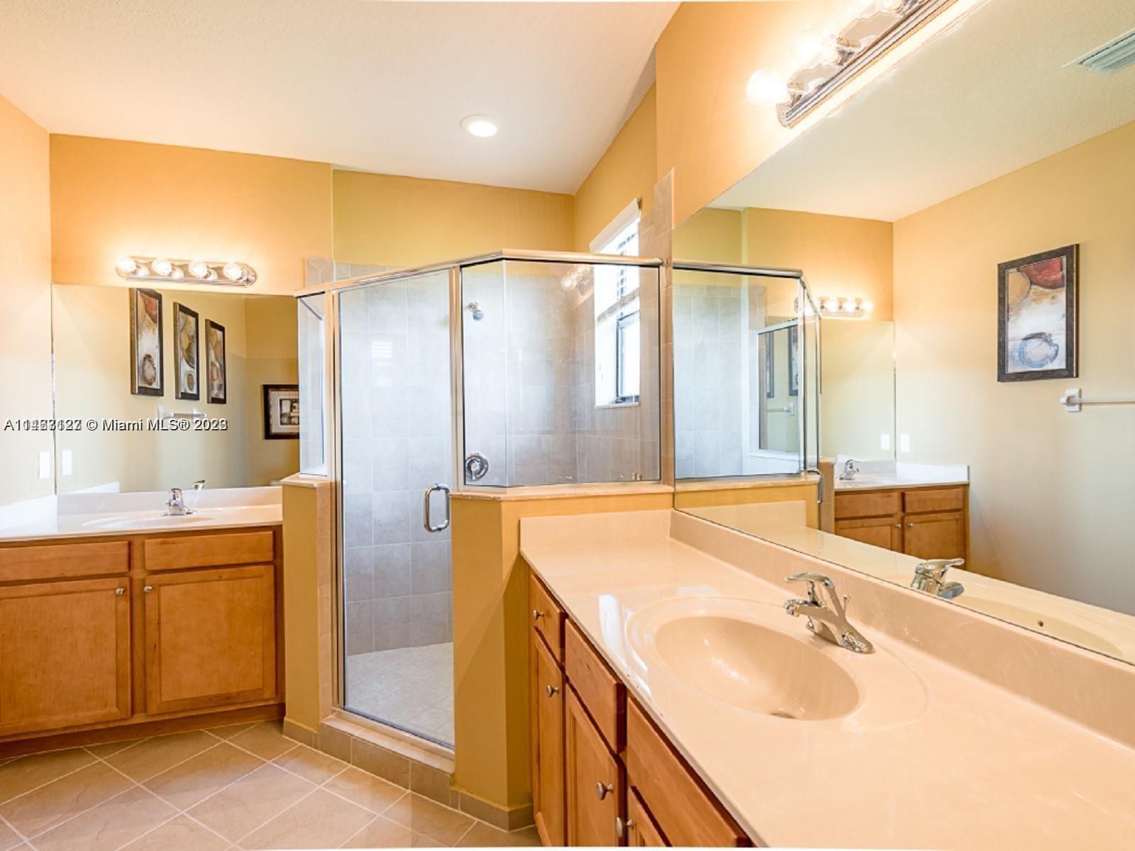 SILVER PALM WEST - Residential Lease