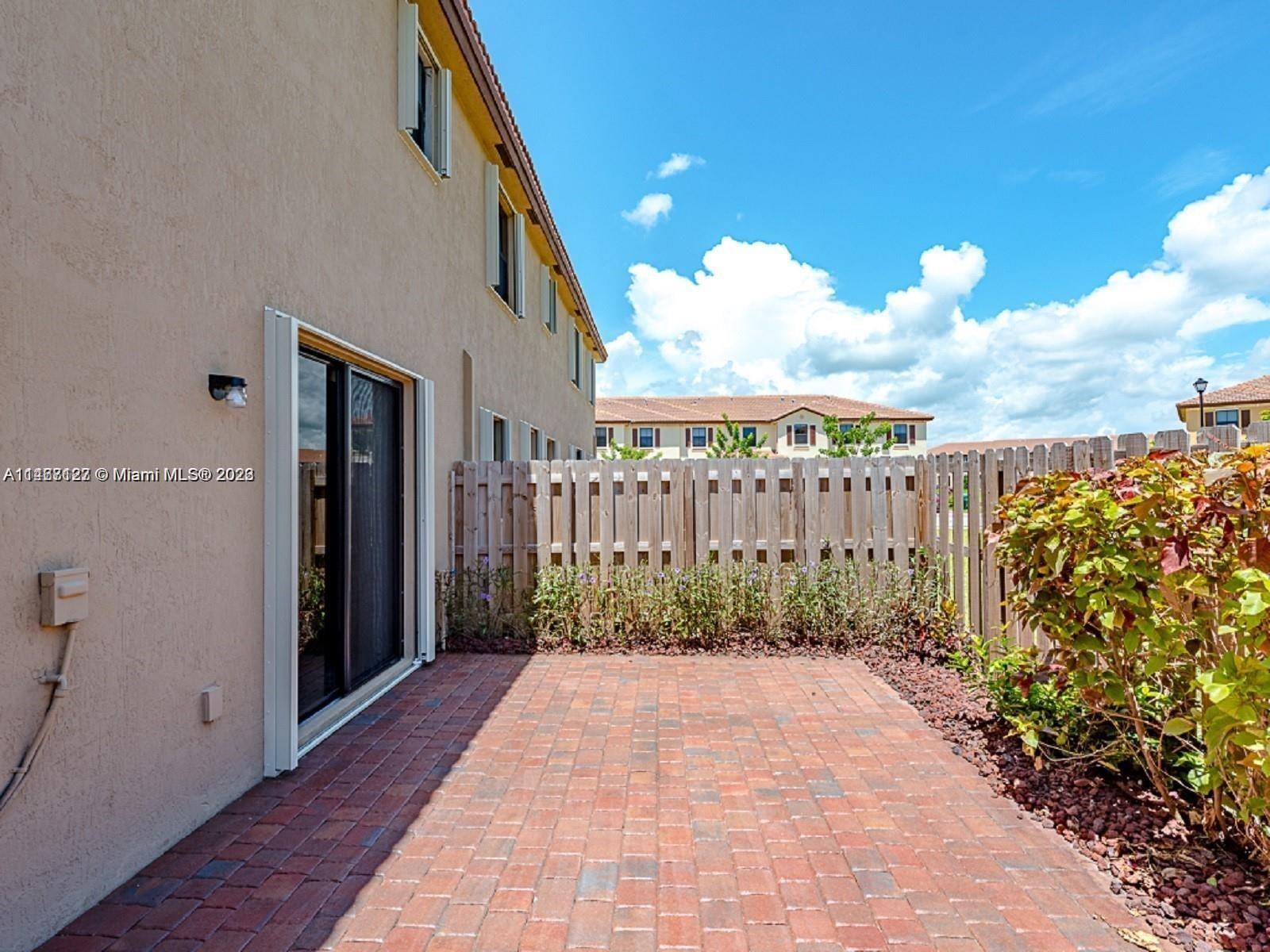 SILVER PALM WEST - Residential Lease