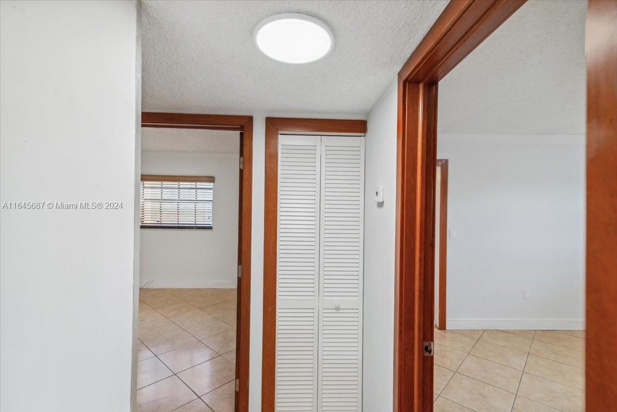 CELEBRITY POINT CONDO - Residential