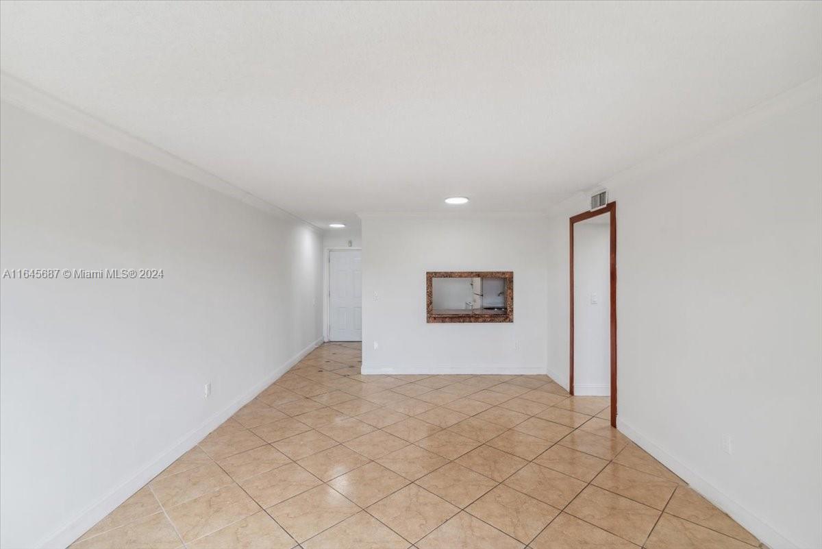 CELEBRITY POINT CONDO - Residential