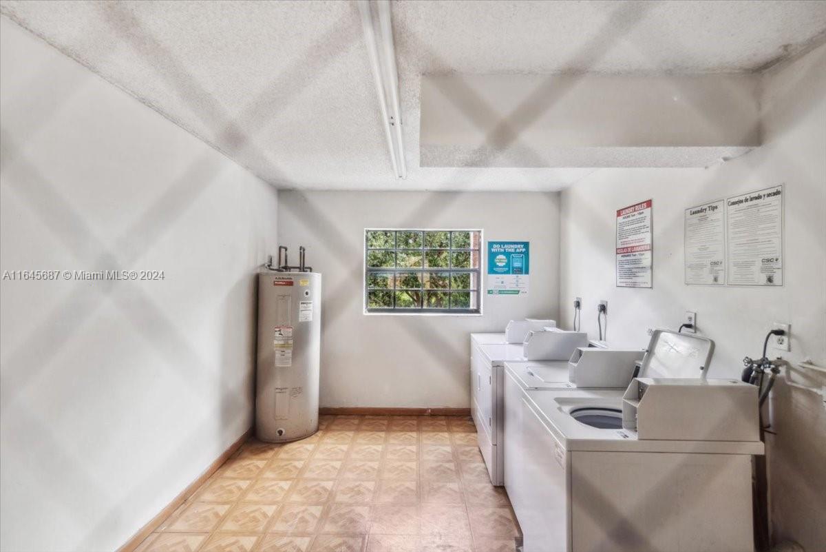 CELEBRITY POINT CONDO - Residential