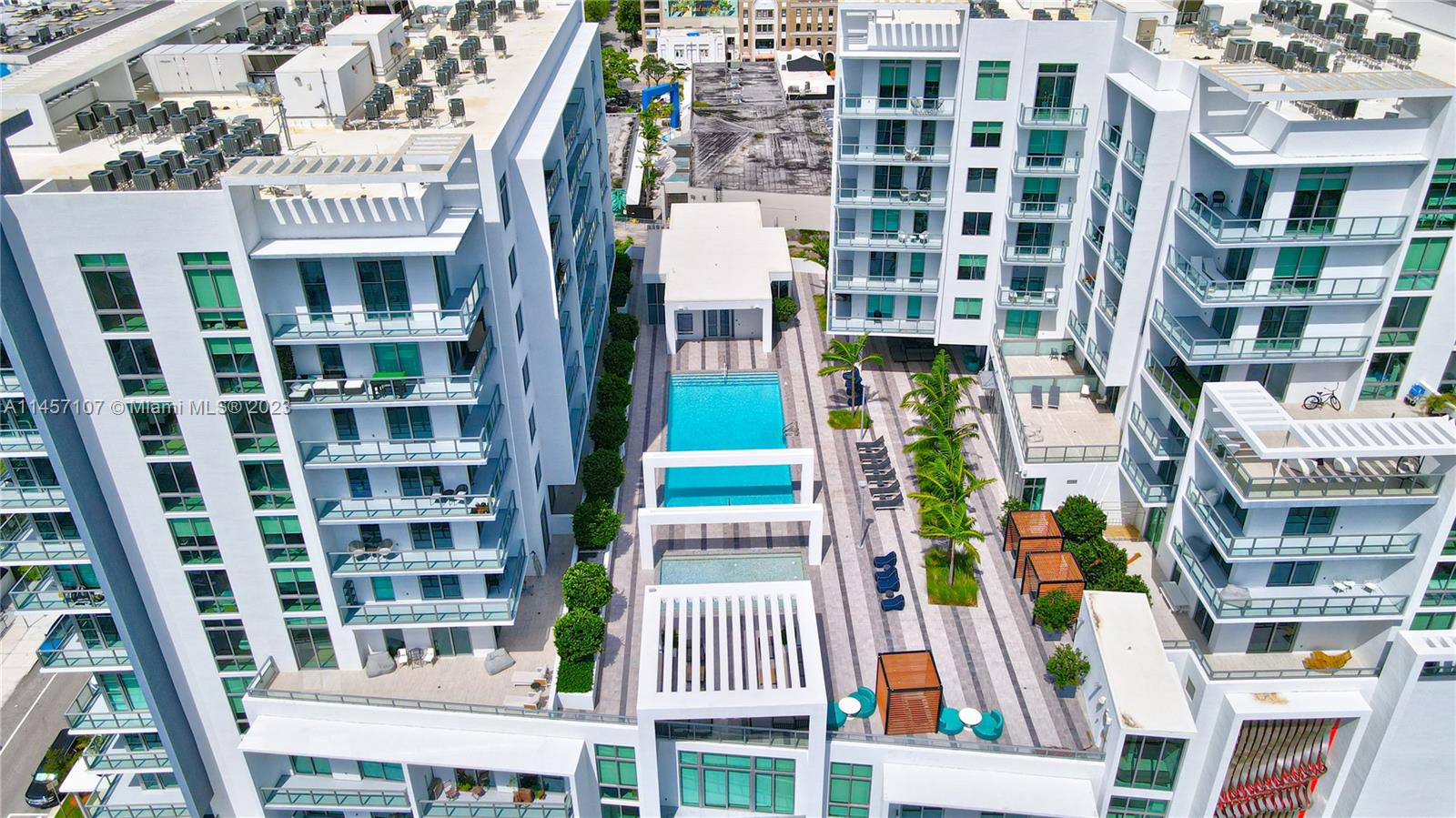 QUADRO CONDO - Residential