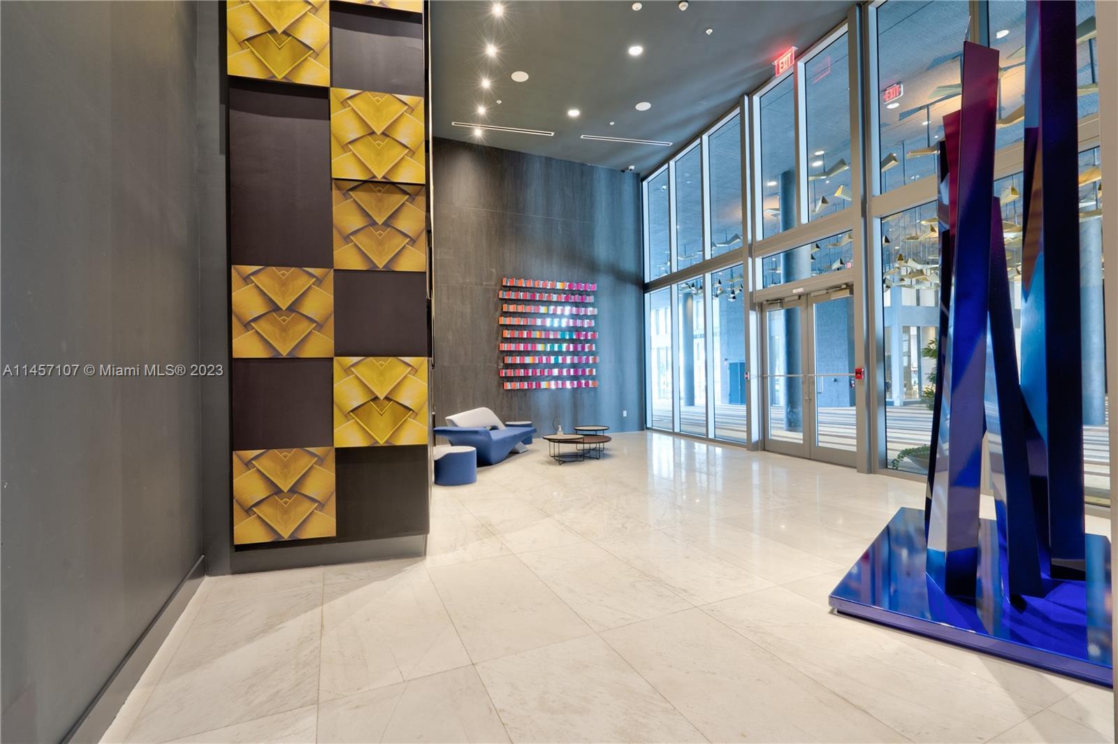 QUADRO CONDO - Residential