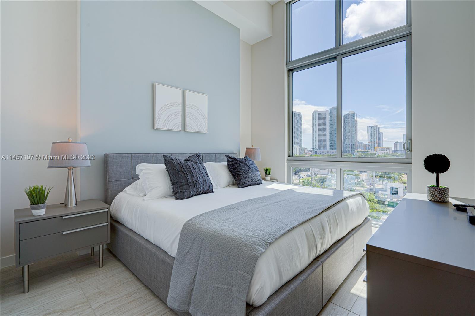 QUADRO CONDO - Residential