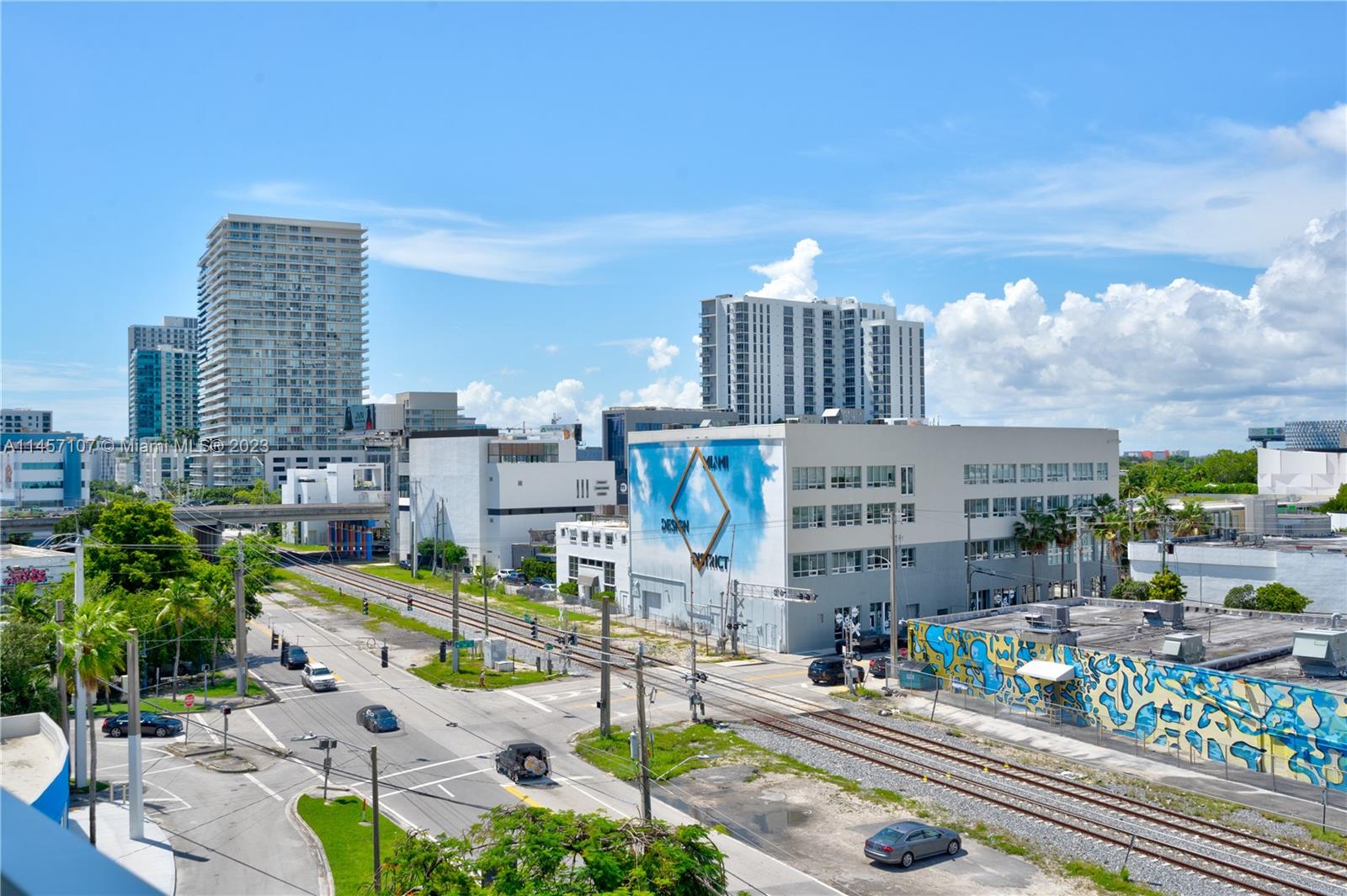 QUADRO CONDO - Residential