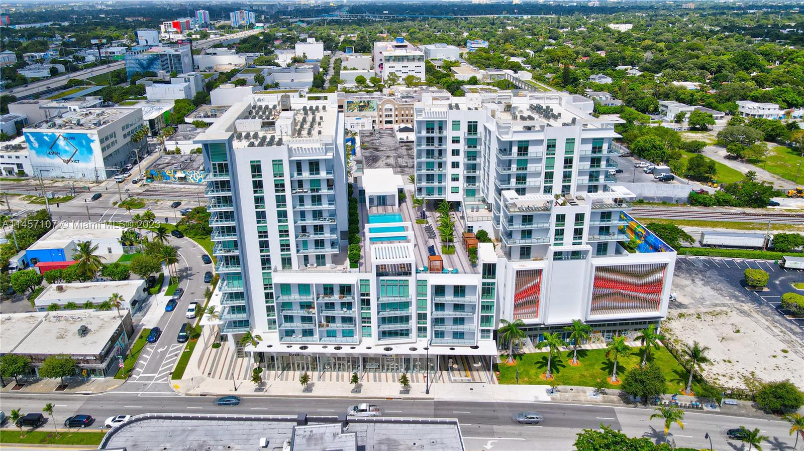 QUADRO CONDO - Residential
