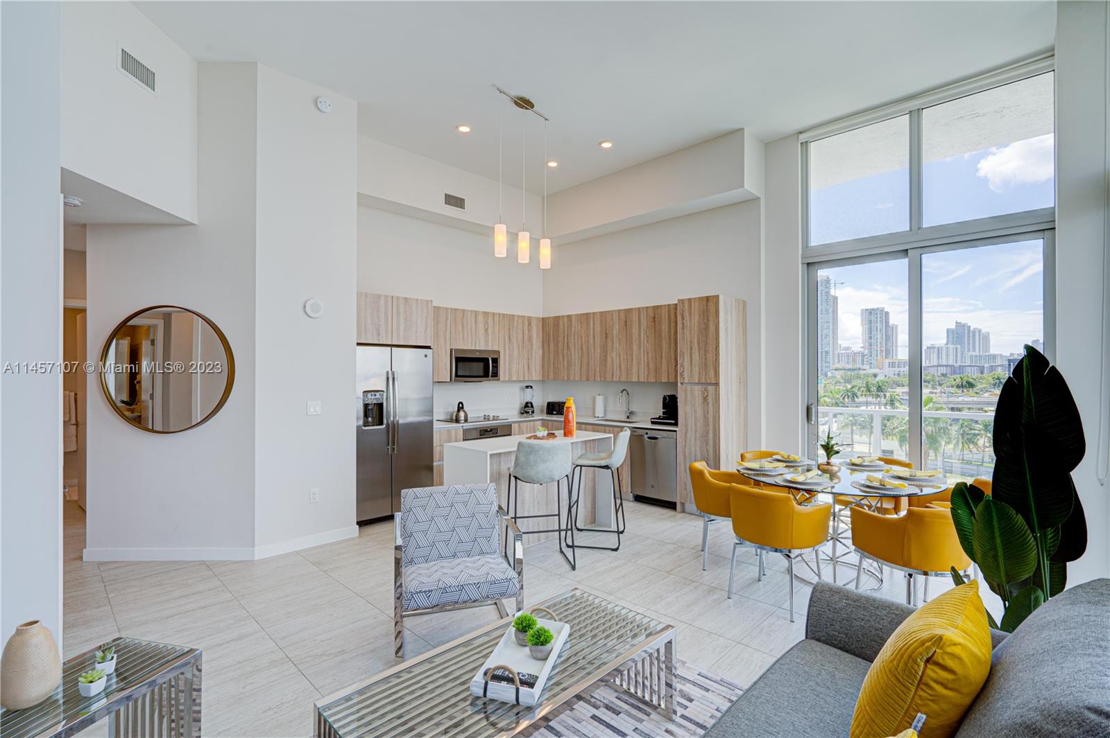 QUADRO CONDO - Residential