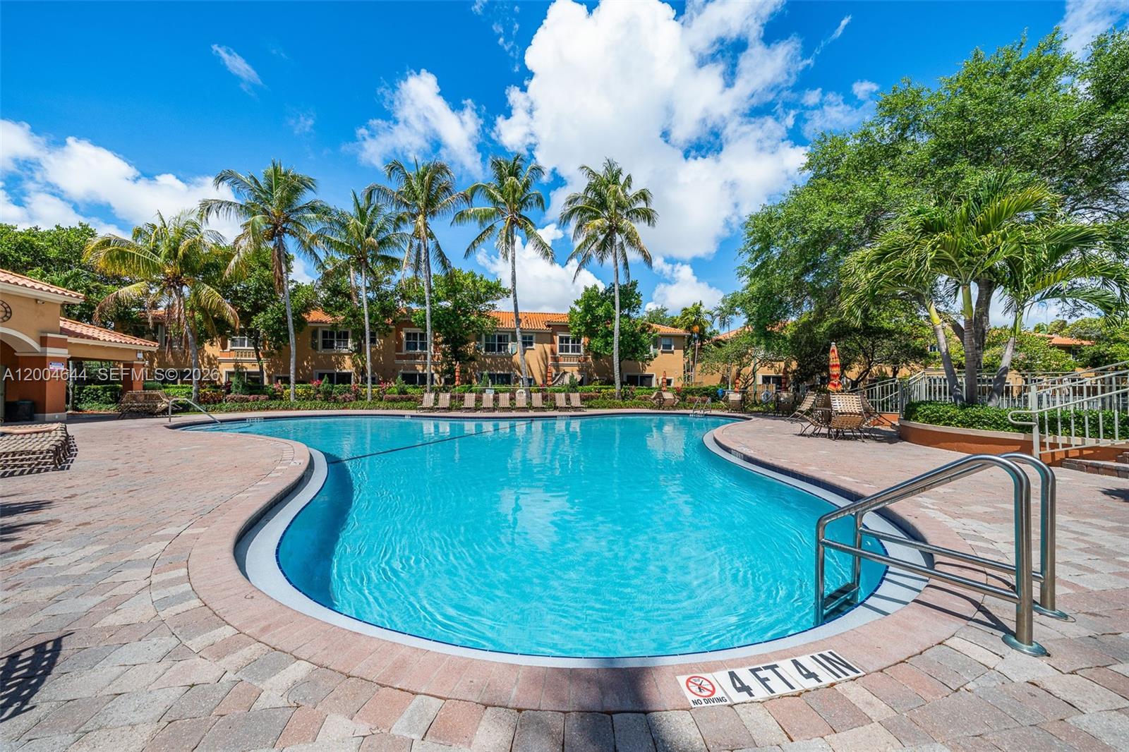 VILLAS AT HARBOR ISLES CO - Residential
