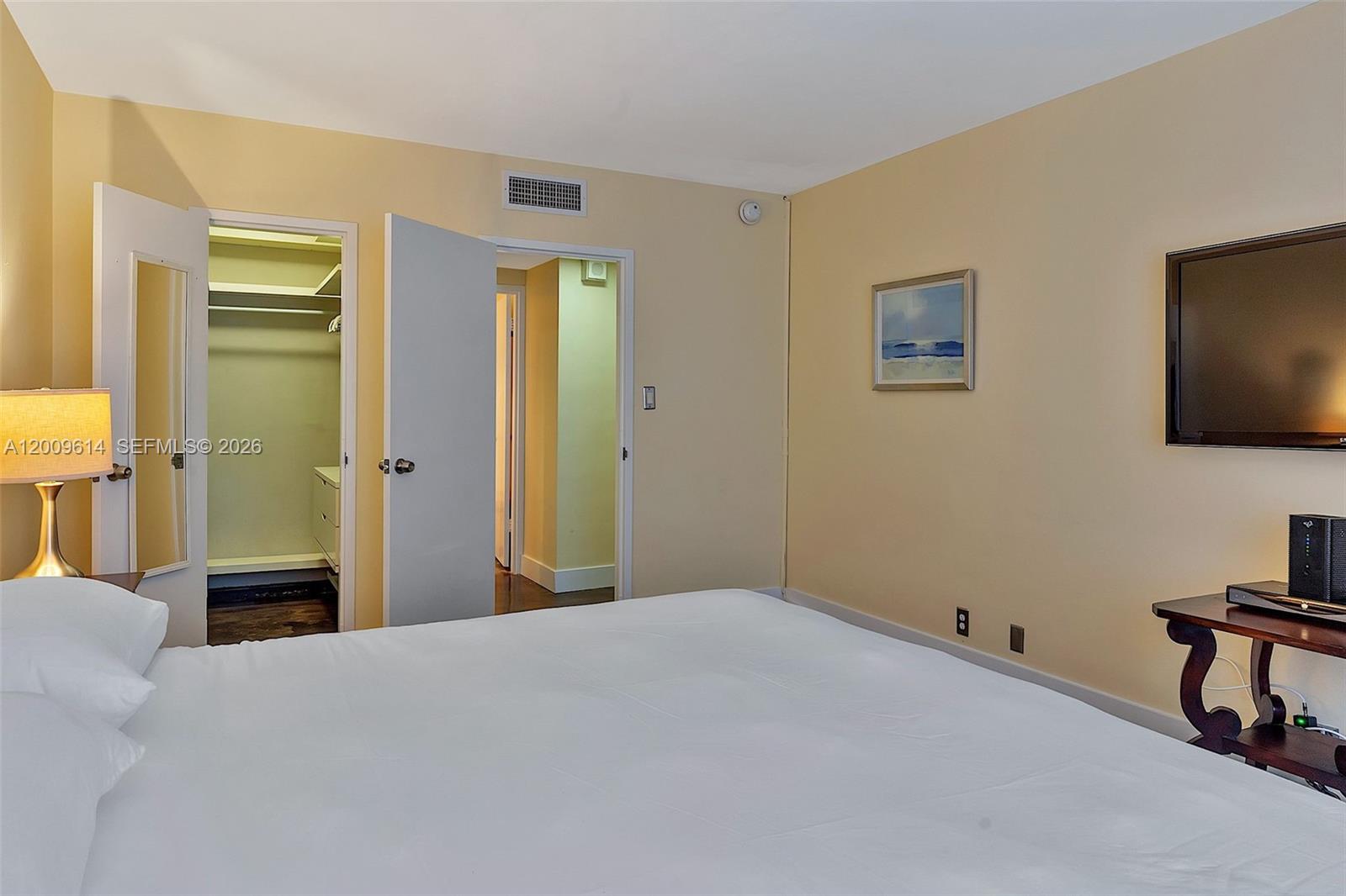 MIRADOR 1200 CONDO - Residential