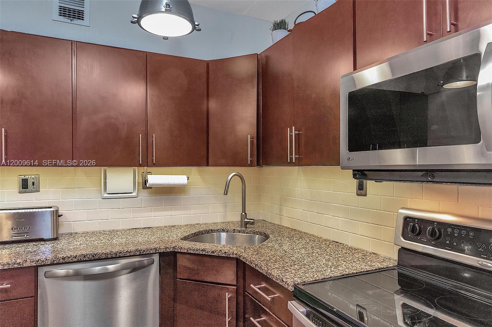 MIRADOR 1200 CONDO - Residential