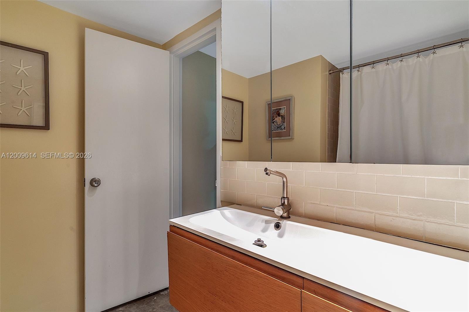 MIRADOR 1200 CONDO - Residential