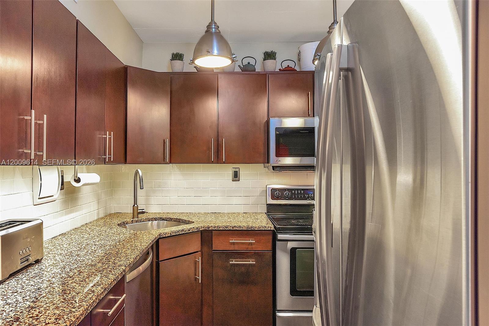 MIRADOR 1200 CONDO - Residential