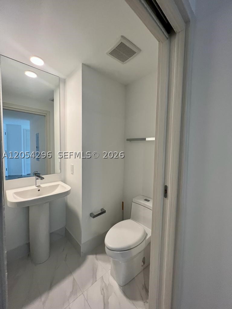 SLS LUX RESIDENCES - Residential Lease