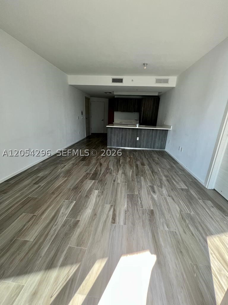 SLS LUX RESIDENCES - Residential Lease
