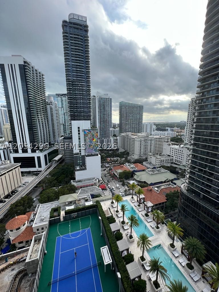 SLS LUX RESIDENCES - Residential Lease