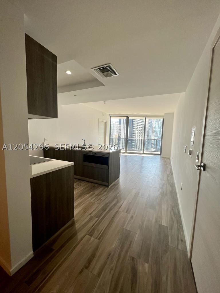 SLS LUX RESIDENCES - Residential Lease