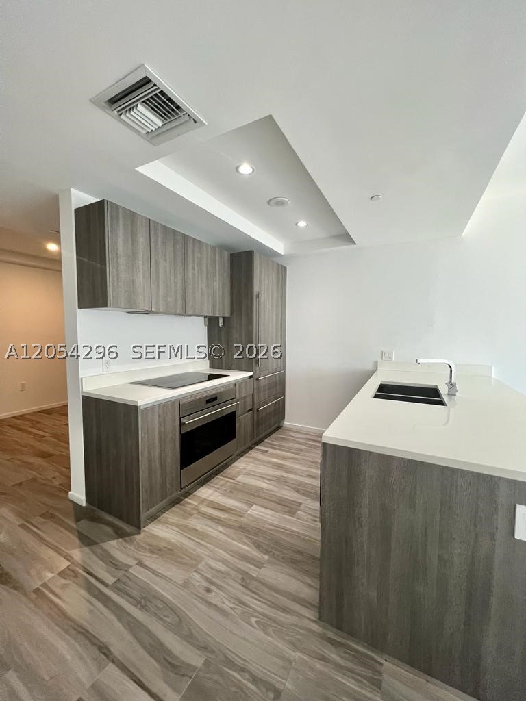 SLS LUX RESIDENCES - Residential Lease