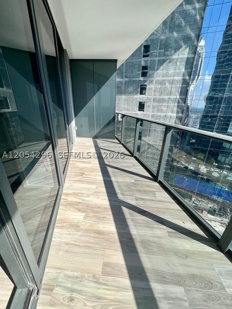 SLS LUX RESIDENCES - Residential Lease