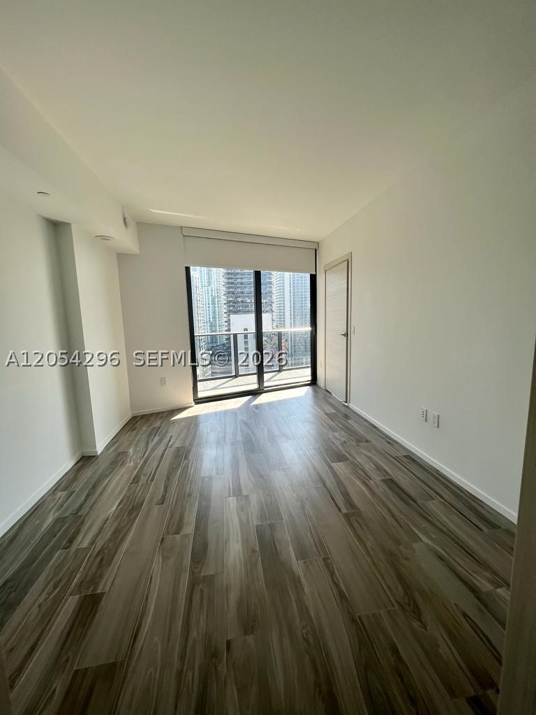 SLS LUX RESIDENCES - Residential Lease