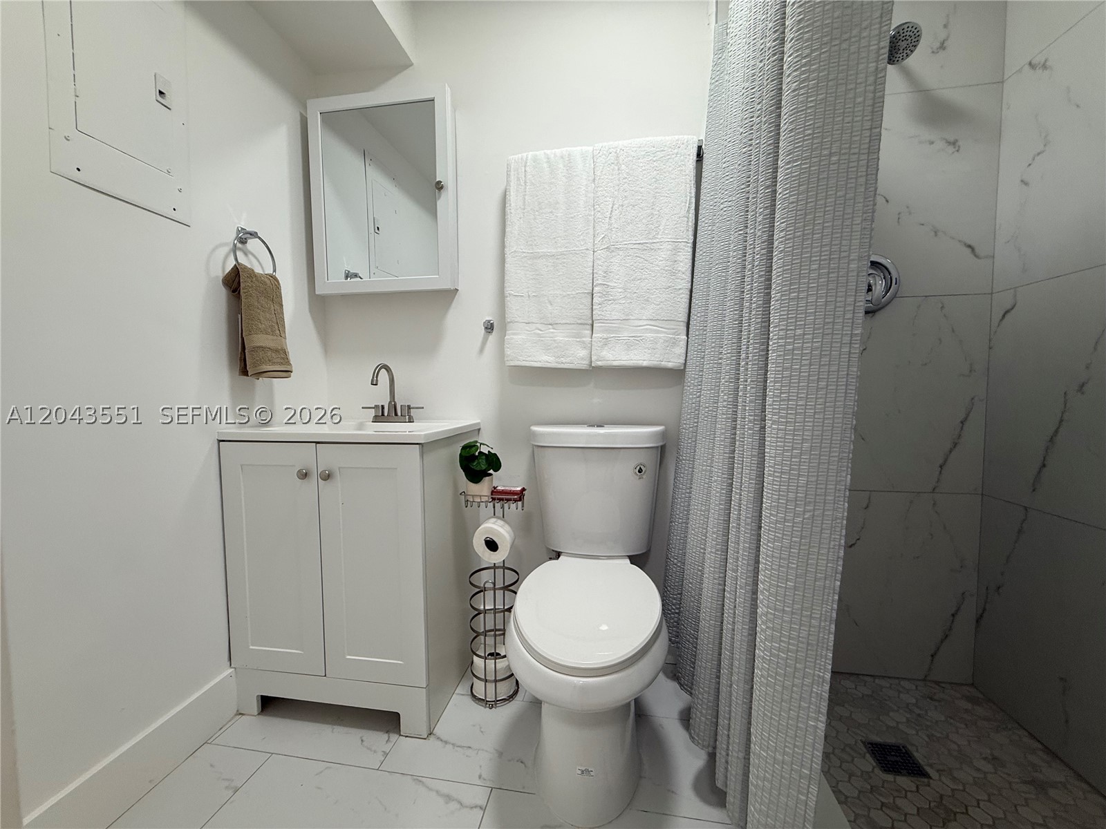 BIRD ROAD HIGHLANDS - Residential Lease