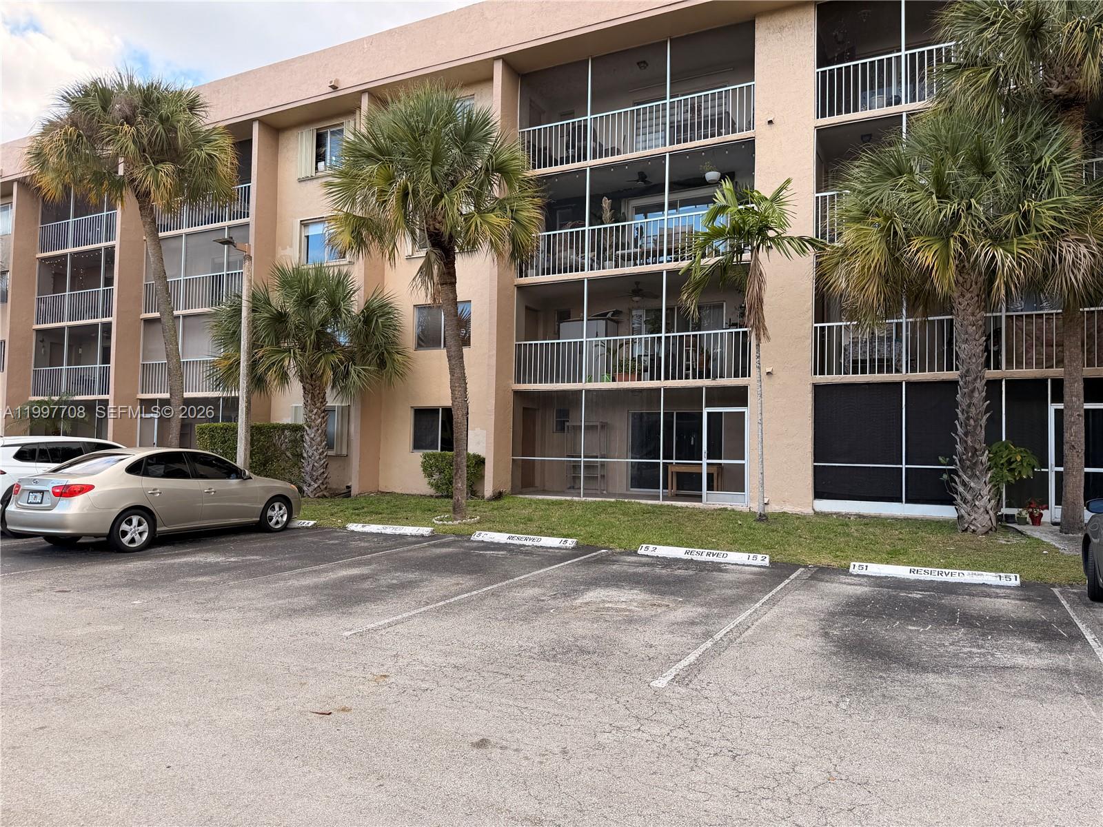 COUNTRY LANE CONDO #1 - Residential