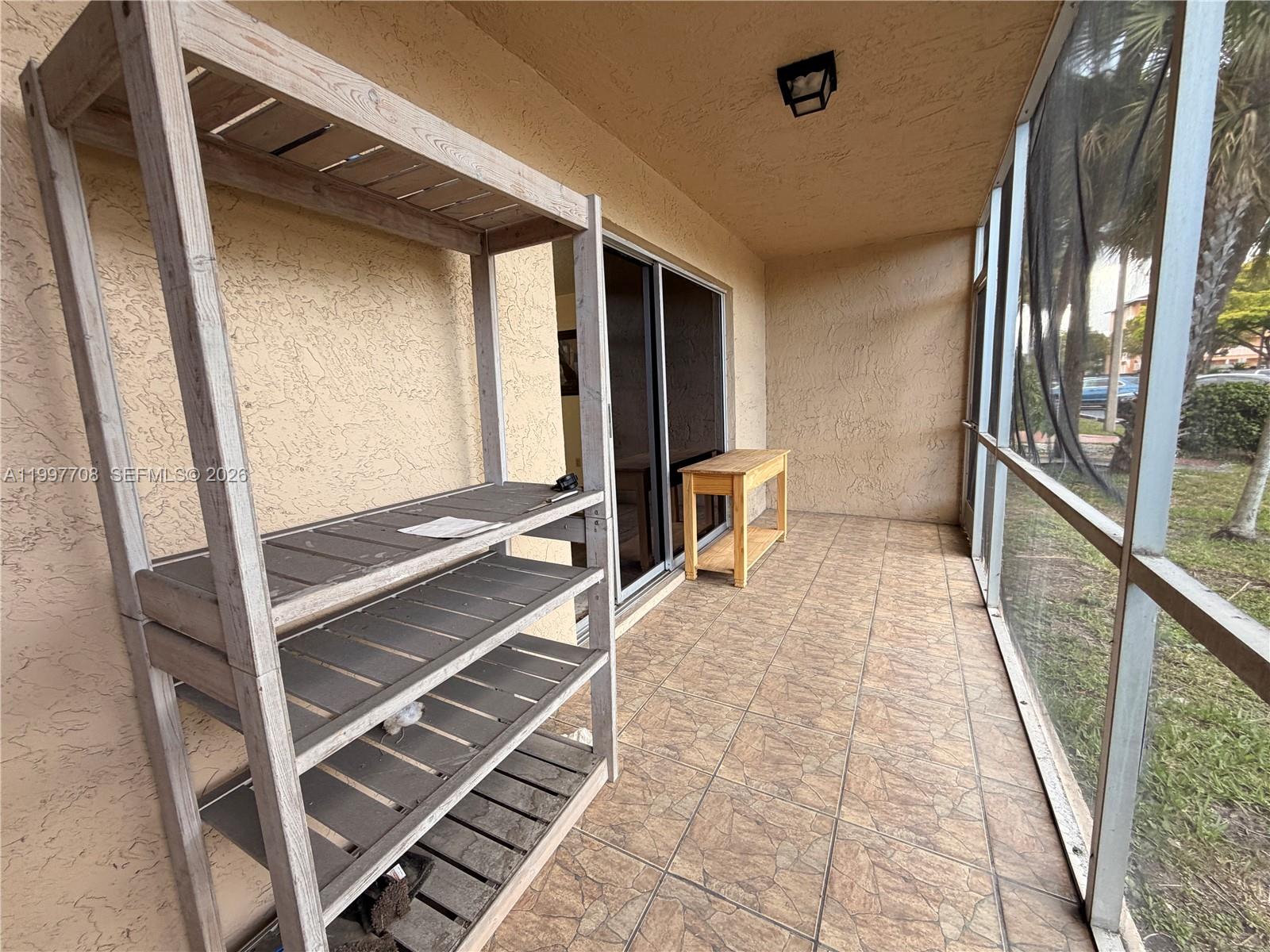 COUNTRY LANE CONDO #1 - Residential