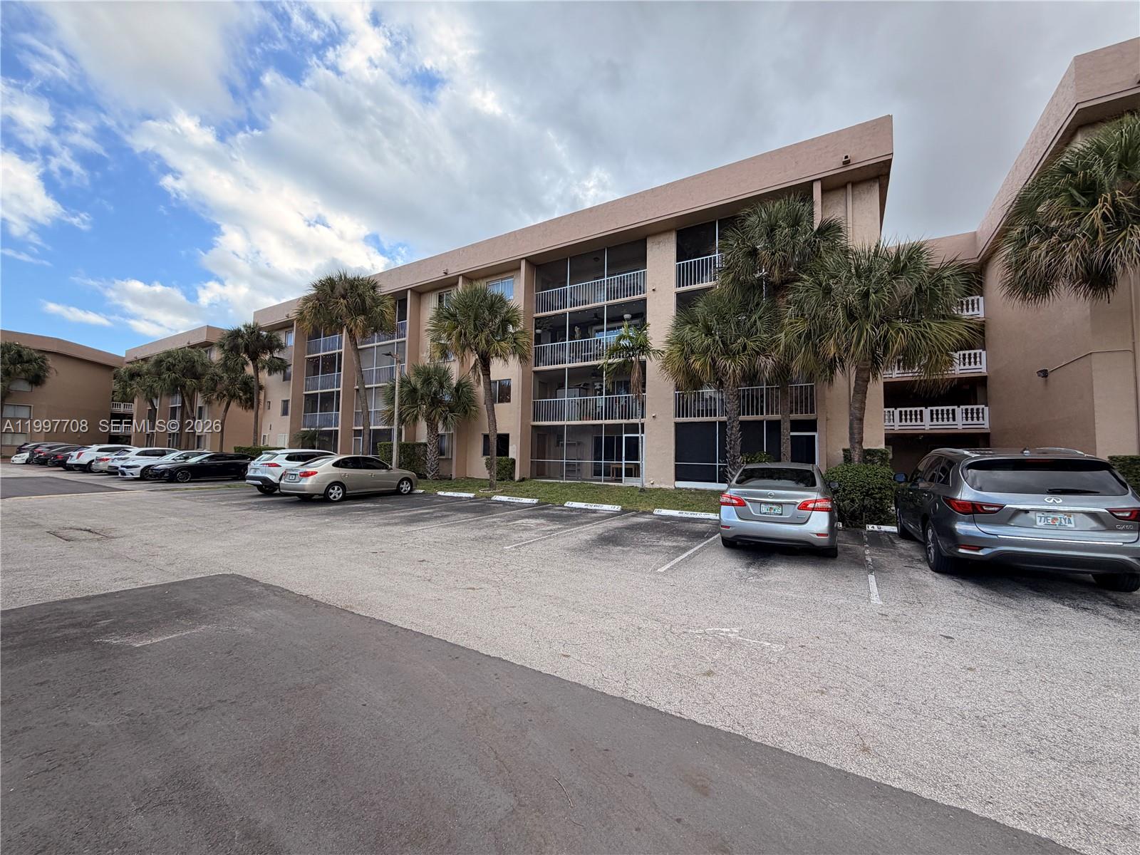 COUNTRY LANE CONDO #1 - Residential