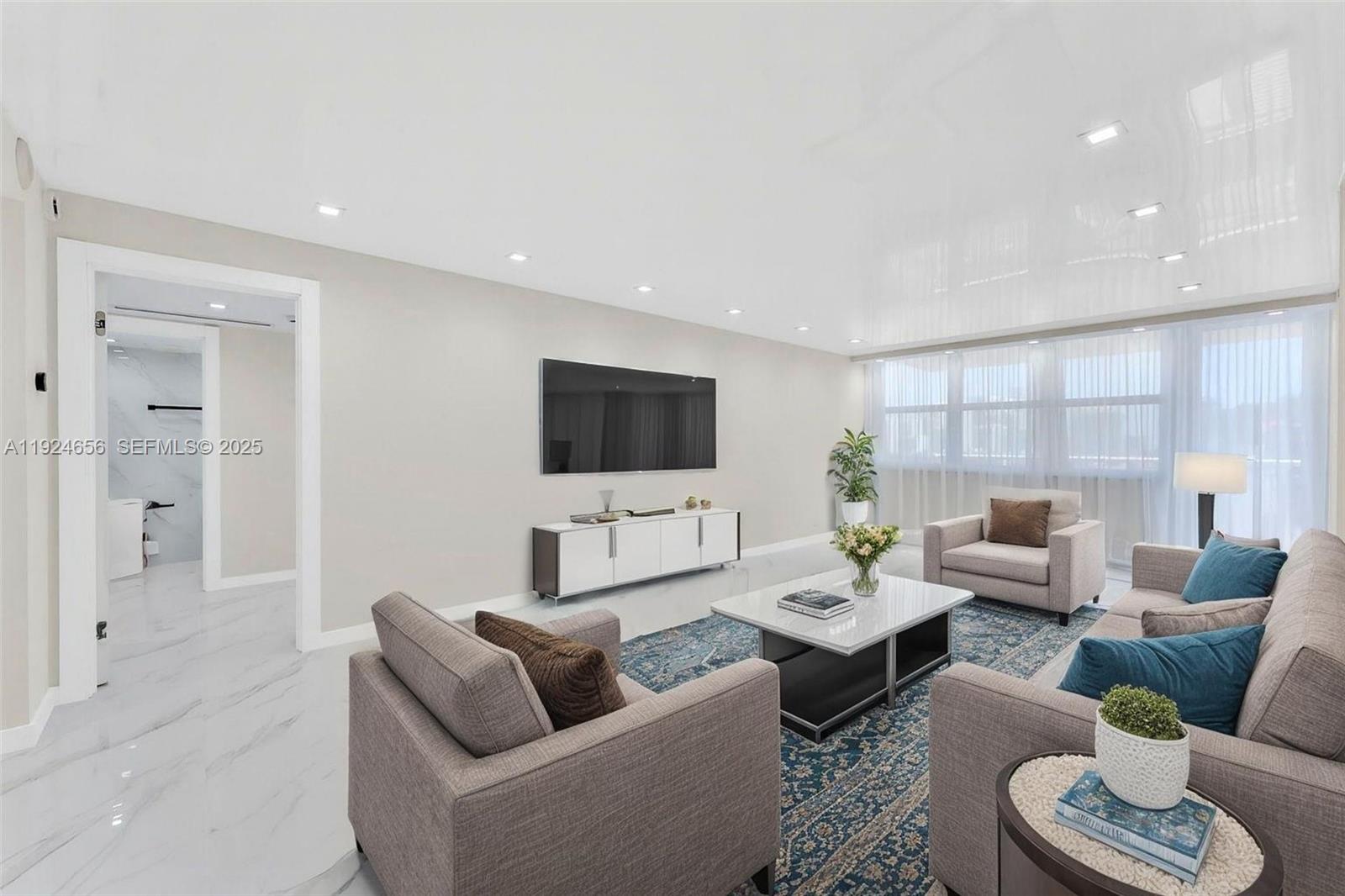 WINSTON TOWERS 200 CONDO - Residential