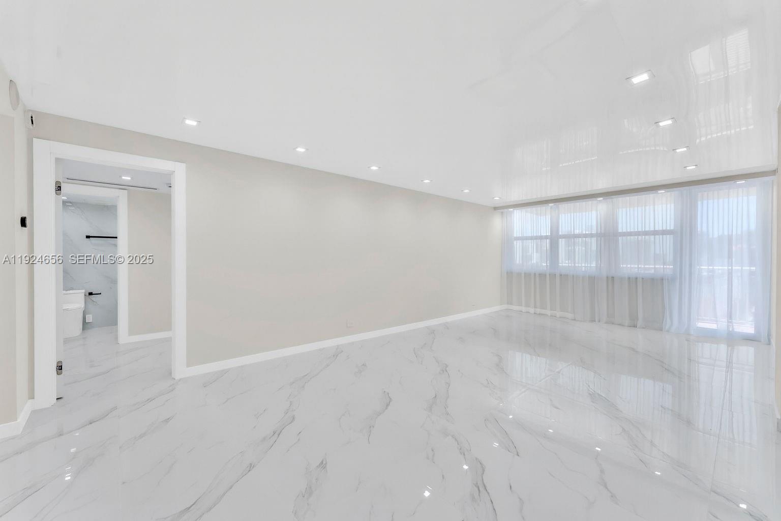 WINSTON TOWERS 200 CONDO - Residential