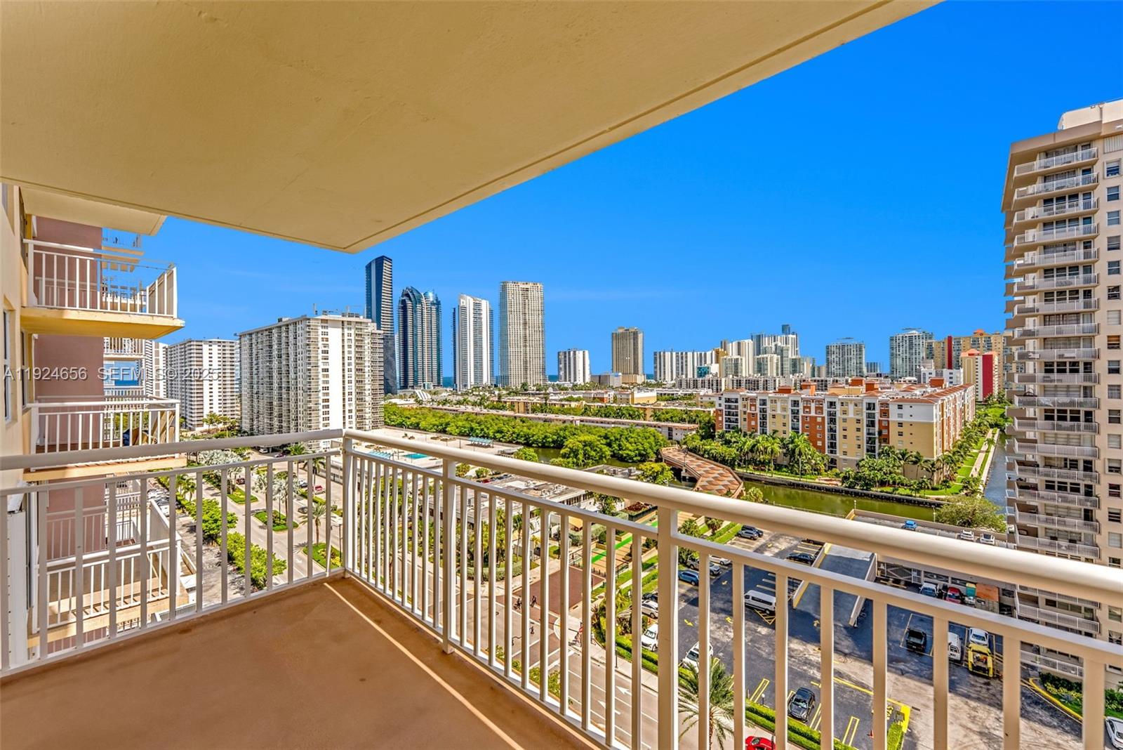 WINSTON TOWERS 200 CONDO - Residential
