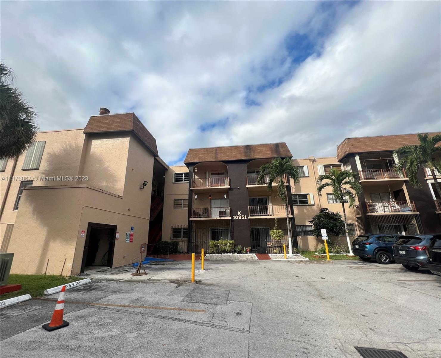 Unit will be available November 3rd. Enclosed A/C balcony with washer and dryer in unit. Showings will start November 3rd. One time application Fee. Bank statements, pay stubs, credit report, Photo ID must be submitted with offer. Call/Text Listing agent for Showings.