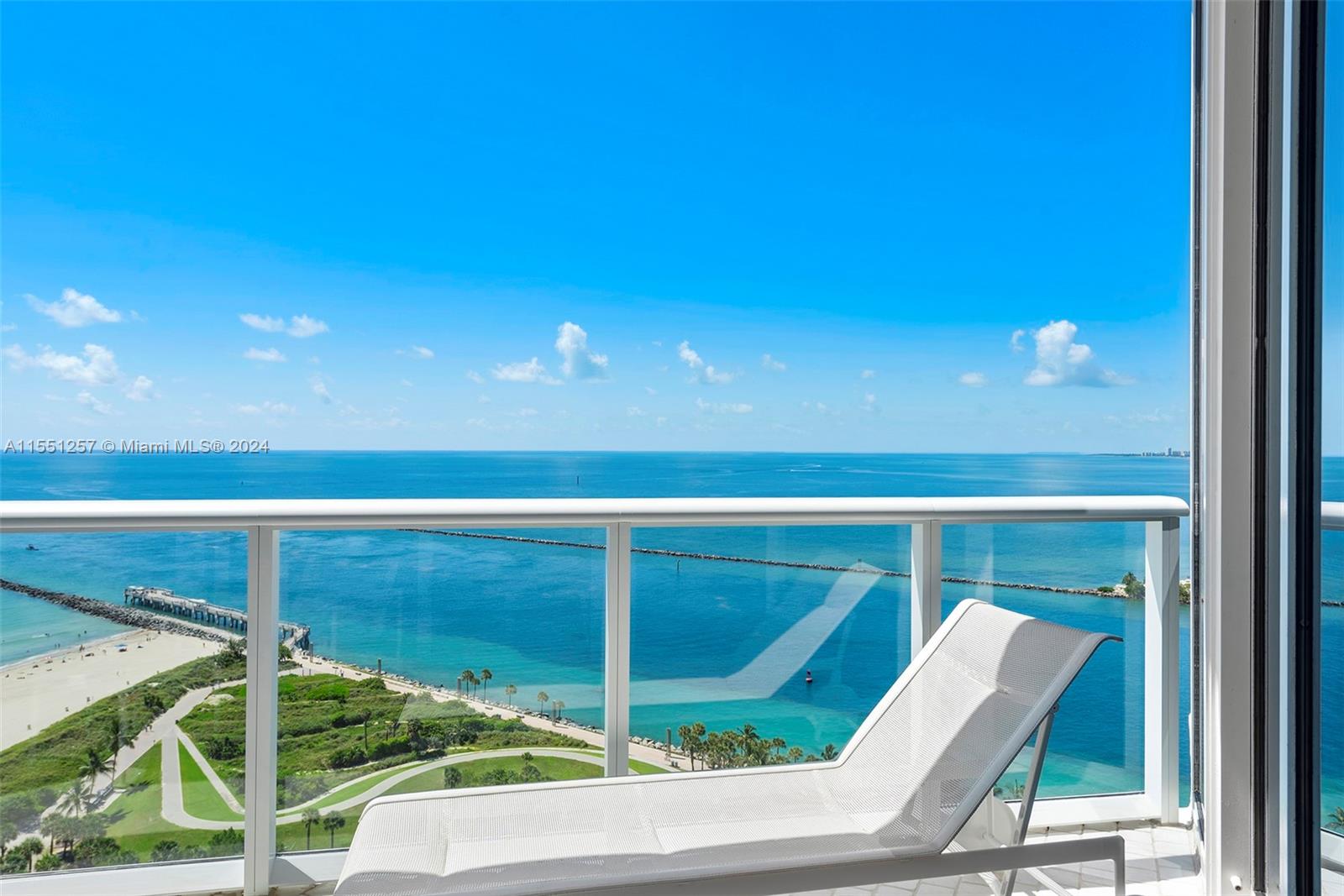 CONTINUUM ON SOUTH BEACH - Residential
