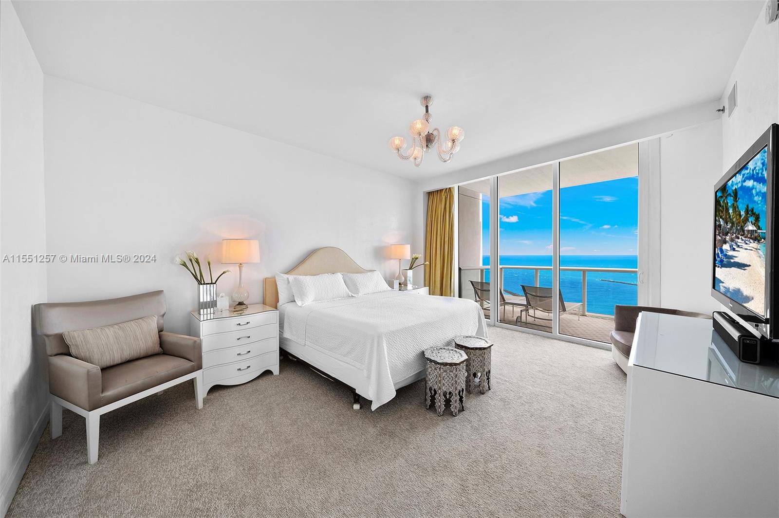 CONTINUUM ON SOUTH BEACH - Residential