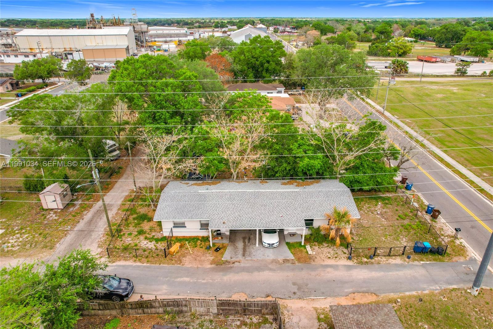 Owner financing available for this remodeled conner DUPLEX with almost 6000 sq ft of land. With 2 apartments unit each with: 2 bedrooms and 1 bathroom, fenced patio and garden, each unit with a private laundry room with washer/dryer, 4 parking spaces, independent Electrical and water Meters. Occupied lease tenants.  
This zoning allows you to build two (2) extra apartments for additional income converting it to triplex or fourplex.
This is a great opportunity Owner very motivated. Remember this is a Duplex so you don't need to have a great income because the property already adds an income stream on its own and that help you to qualified. The property generated $2,600 monthly with un rate cap of 9%. No HOA, low property tax. just 1 block form I-27 north.