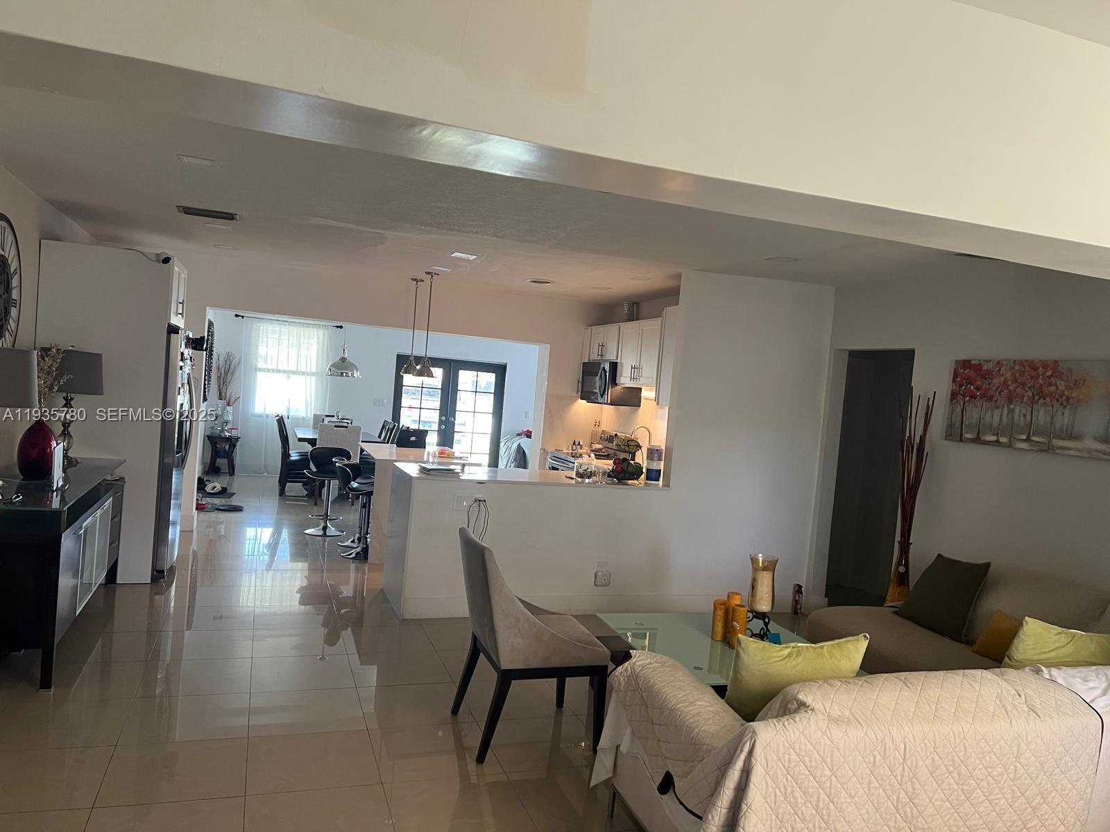 BISCAYNE HIGHLANDS - Residential