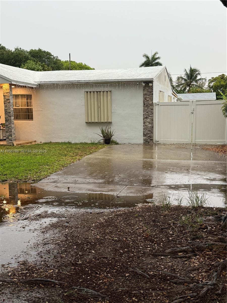BISCAYNE HIGHLANDS - Residential