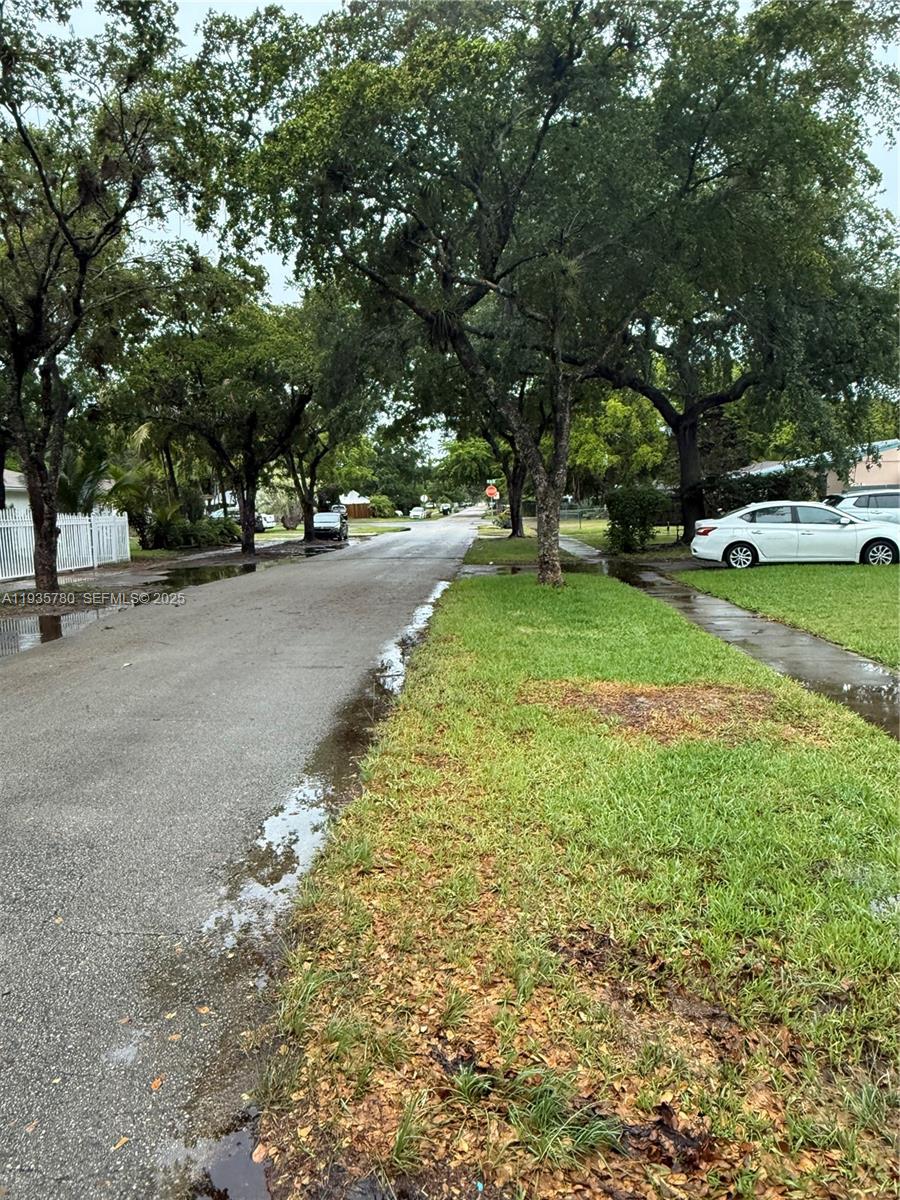 BISCAYNE HIGHLANDS - Residential