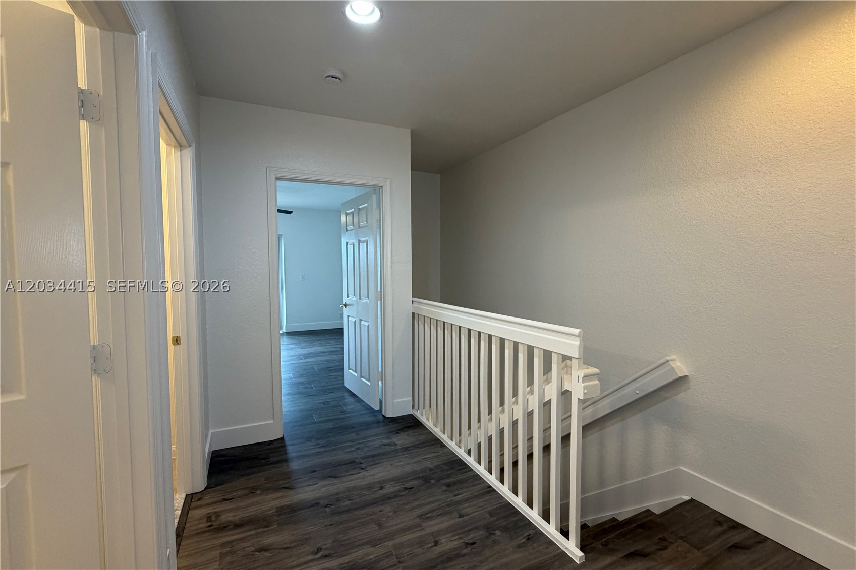 COUNTRY WESTERN STORE - Residential