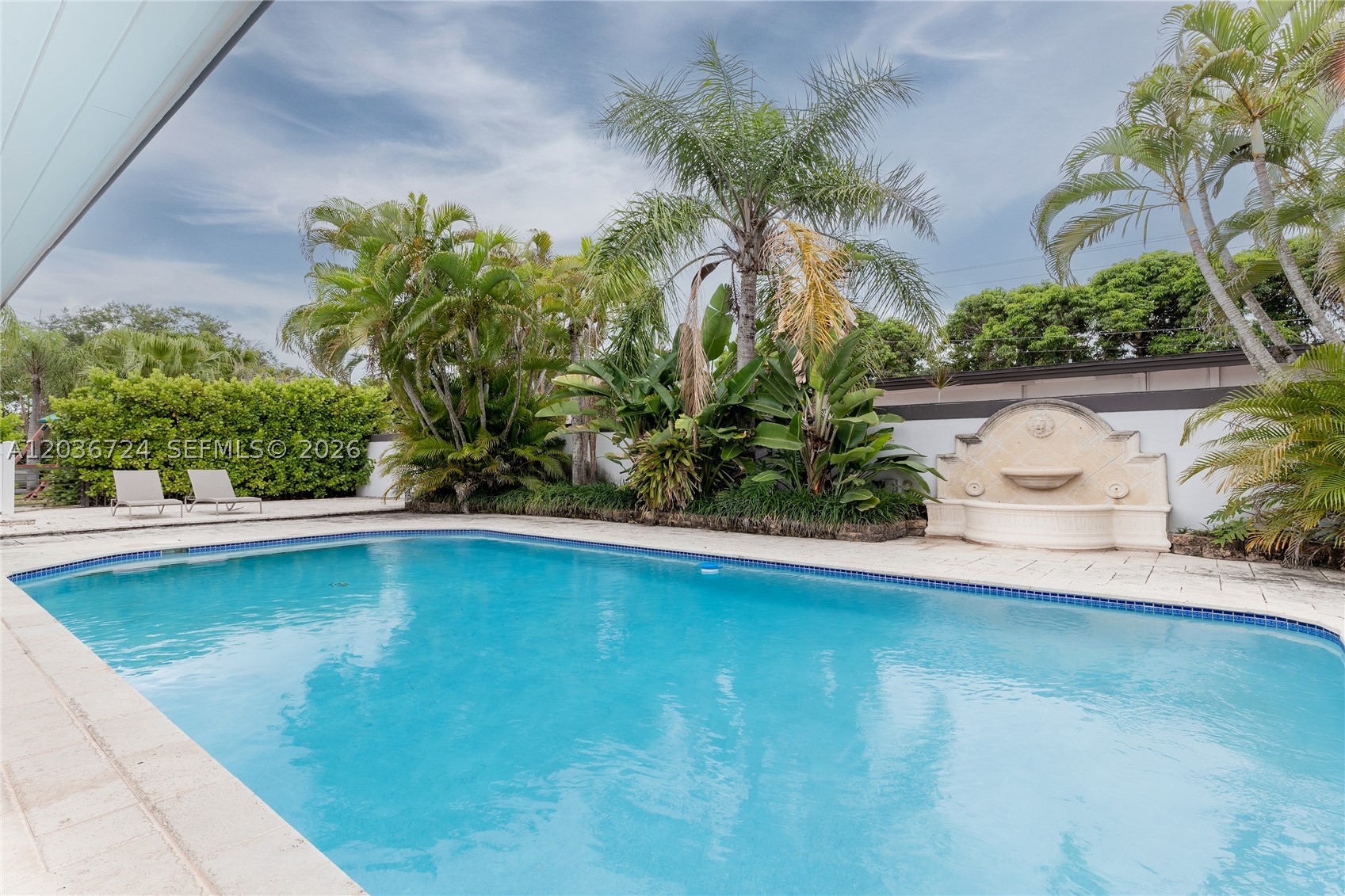 SALVADOR ESTATES - Residential Lease